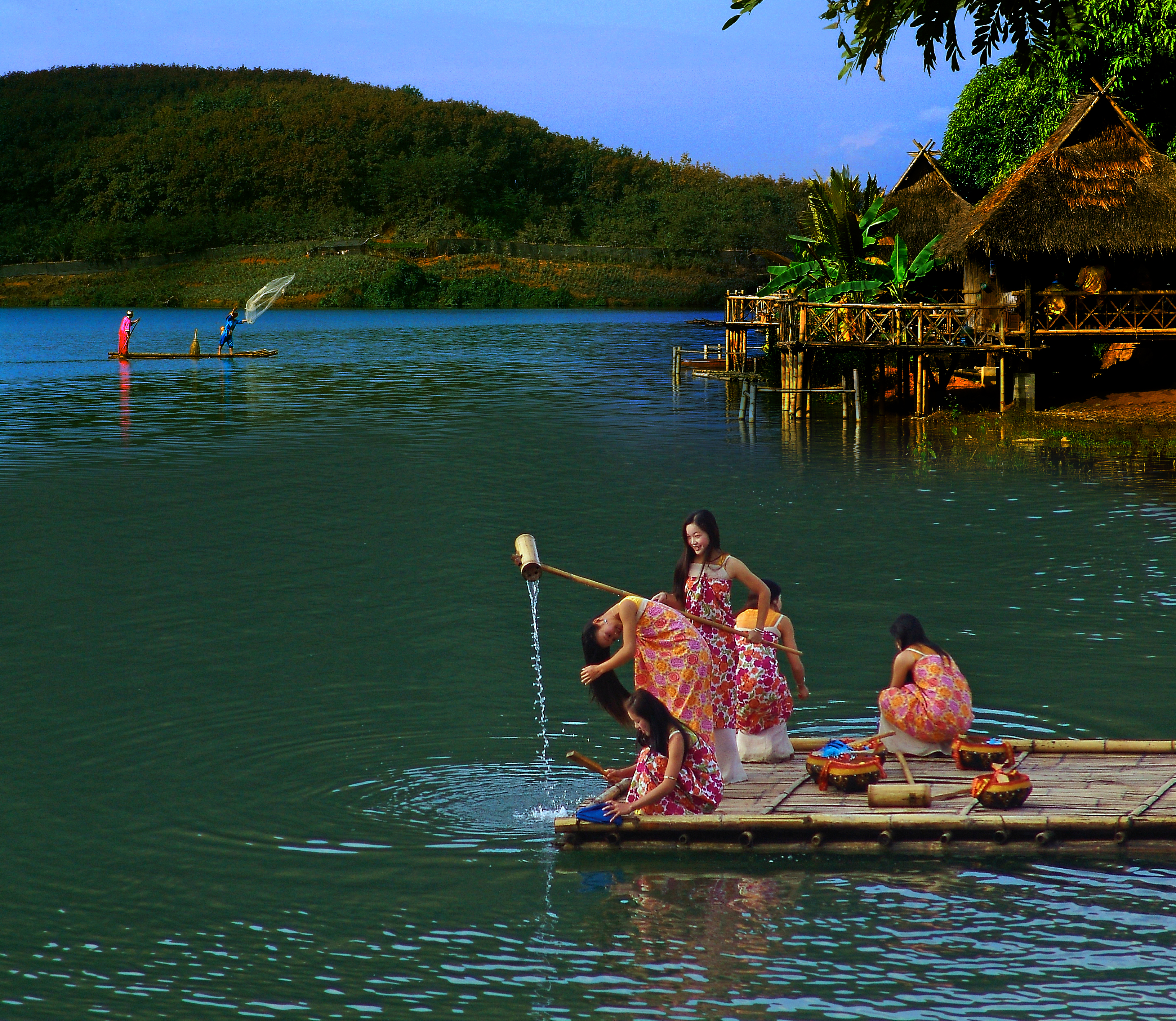 傣女沐浴.jpg